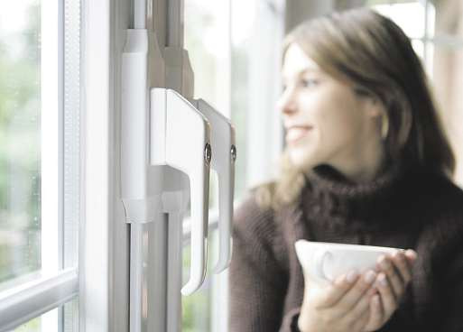 Der Einbau geprüfter, einbruchhemmender Fenster beziehungsweise Fenstertüren bietet sich an. Foto: ASSA ABLOY Sicherheitstechnik GmbH Der Einbau geprüfter, einbruchhemmender Fenster beziehungsweise Fenstertüren bietet sich an. Foto: ASSA ABLOY Sicherheitstechnik GmbH